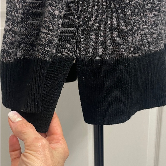 Black/Gray Knit Sweater Long Sleeve Zipper Details at Hips Crew New Color Block - Picture 7 of 13